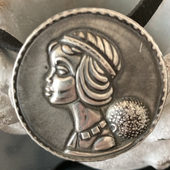 Signed Handwrought Flapper Brooch - Picture 3 of 12